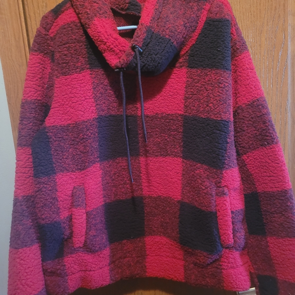 Marissa Olivia - Fuzzy Fleece Sherpa Pullover shirt.